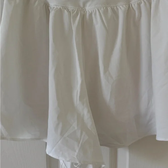 Offline by Aerie White Crossover Skirted Active Skort Size L EUC - Picture 10 of 13